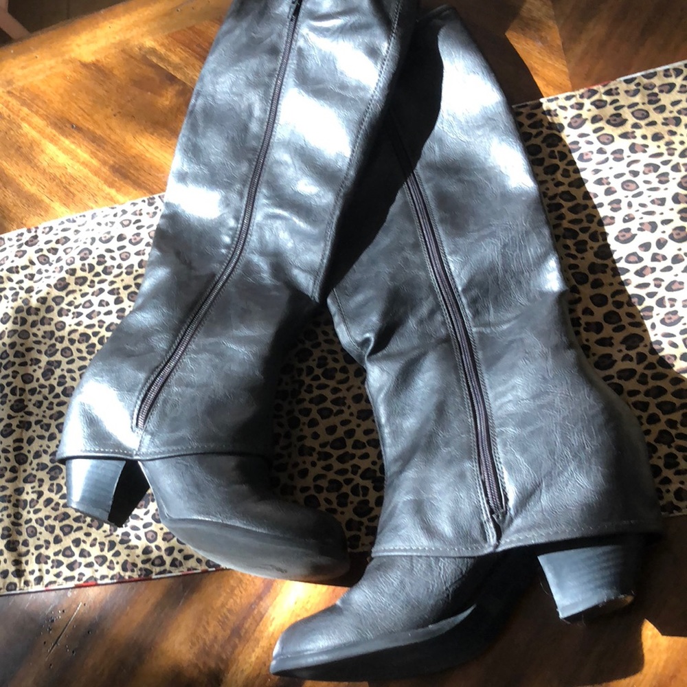 Fergilicious boots.